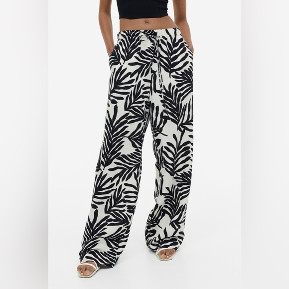 H&M Linen Blend Wide Leg Pants | Black Leaf Print | Small - Picture 8 of 8